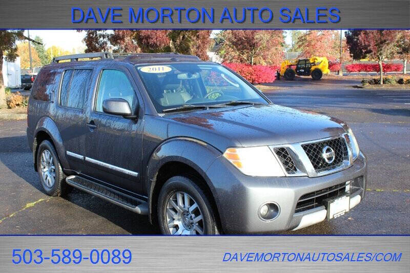 2011 Nissan Pathfinder LE