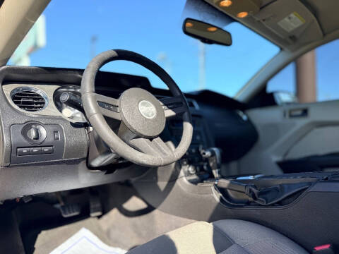 2011 Ford Mustang V6