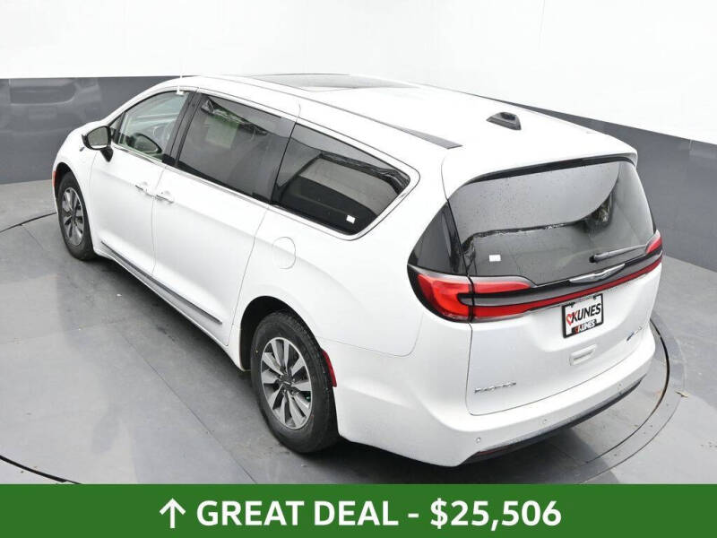 2023 Chrysler Pacifica Plug-In Hybrid Limited