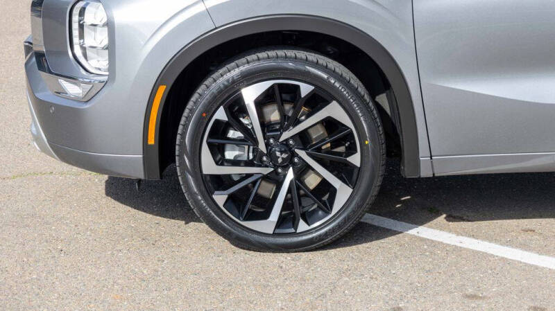 2024 Mitsubishi Outlander SEL