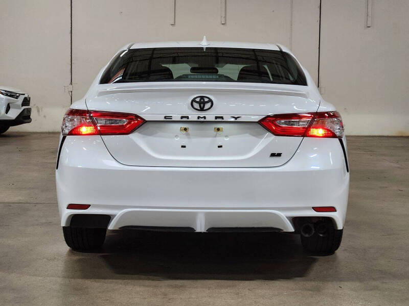 2020 Toyota Camry SE