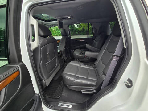 2017 Cadillac Escalade Luxury