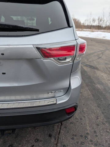 2016 Toyota Highlander LE