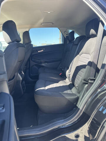 2022 Ford Edge SE