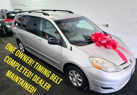 2006 Toyota Sienna for sale at Boutique Motors Inc in Lake In The Hills IL