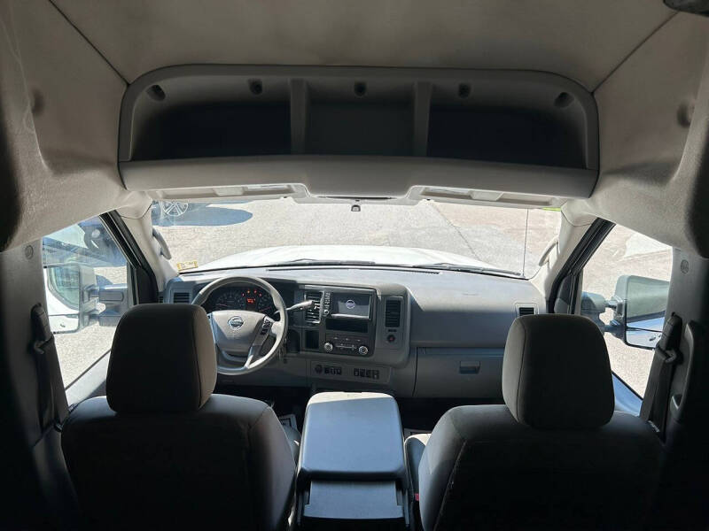 2019 Nissan NV 2500 HD SV