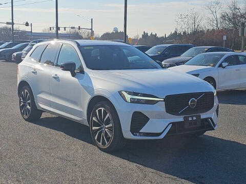 2024 Volvo XC60 B5 Ultimate Dark Theme