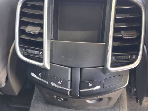 2017 Porsche Cayenne S E-Hybrid Platinum Edition