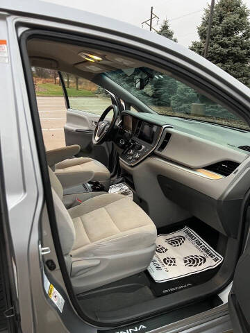 2017 Toyota Sienna LE 7-Passenger