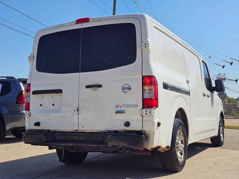 2012 Nissan NV 2500 HD S