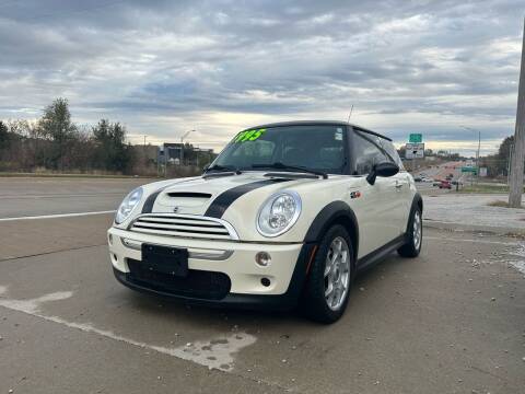 2006 MINI Cooper for sale at Dutch and Dillon Car Sales in Lee's Summit MO