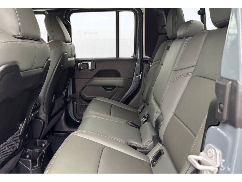 2025 Jeep Gladiator Mojave X