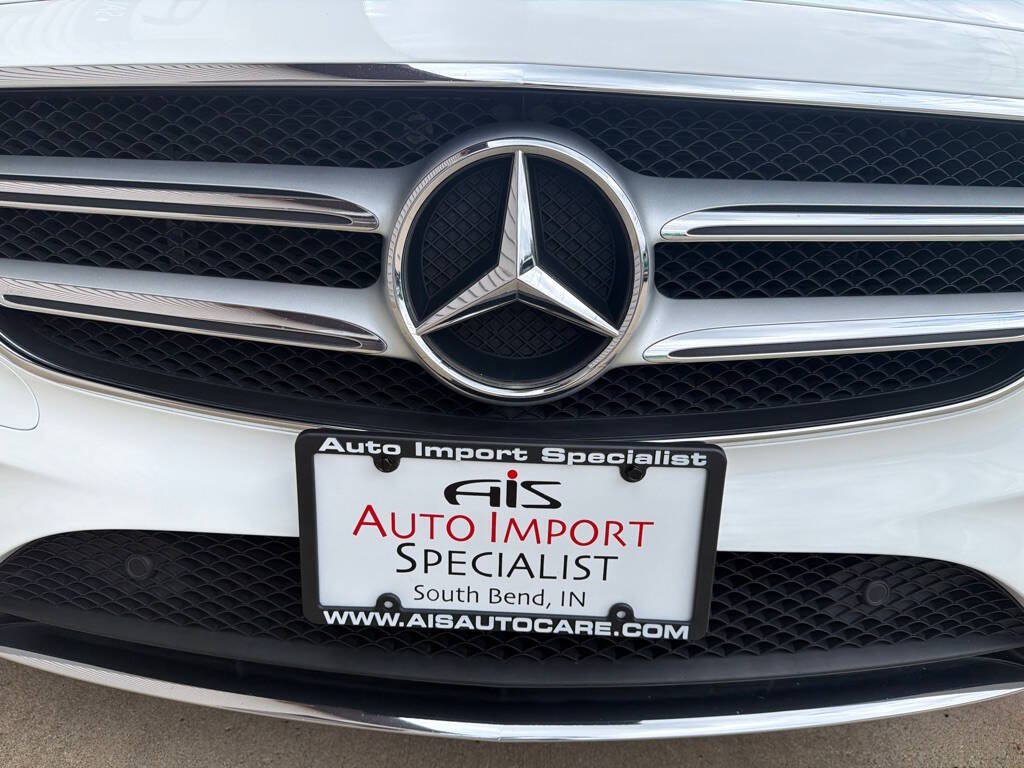 Off white 2017 Mercedes-Benz E-Class E 300 4MATIC AWD E 300 4MATIC 4dr Sedan 14