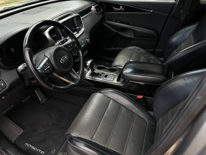 2017 Kia Sorento SX Limited V6