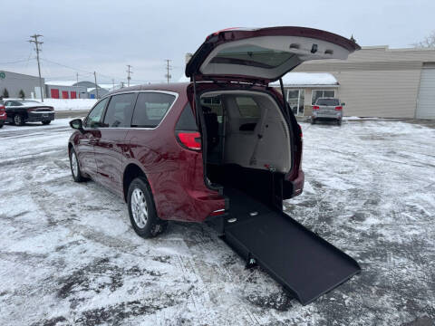 2023 Chrysler Pacifica Touring L