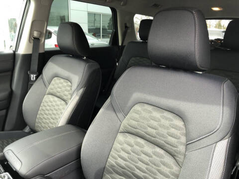 2025 Nissan Pathfinder SV