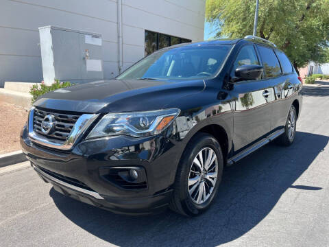 2020 Nissan Pathfinder for sale at Family Auto LLC in Las Vegas NV