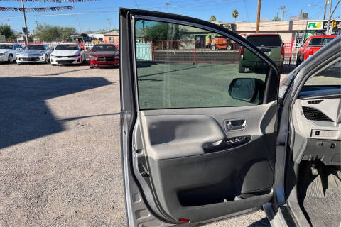 2017 Toyota Sienna LE 8-Passenger