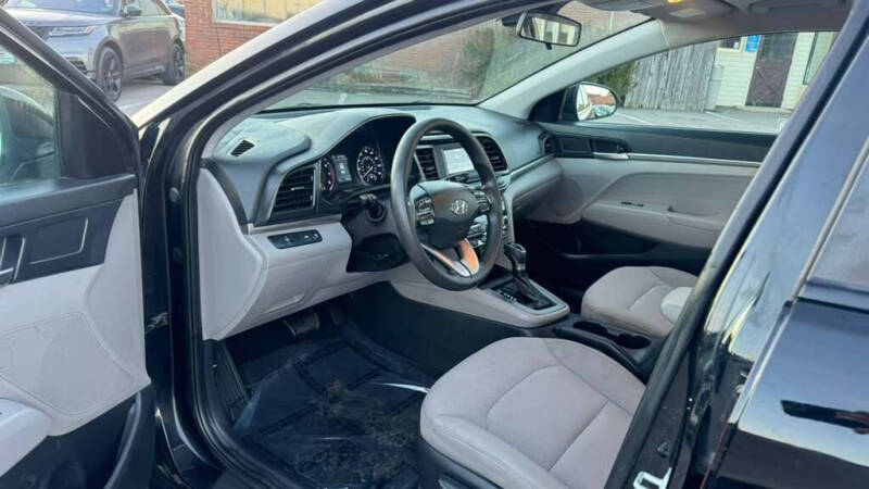 2020 Hyundai Elantra SE