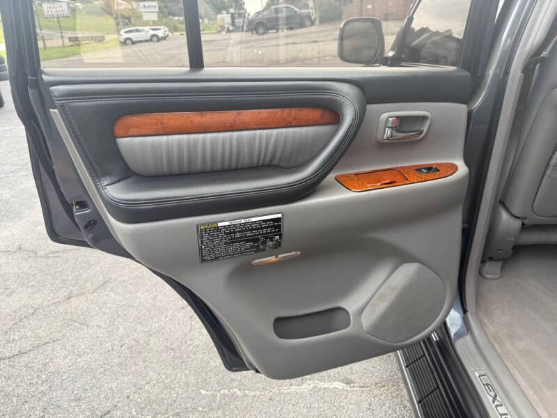 2003 Lexus LX 470