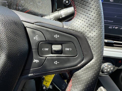 2025 Chevrolet Trax RS