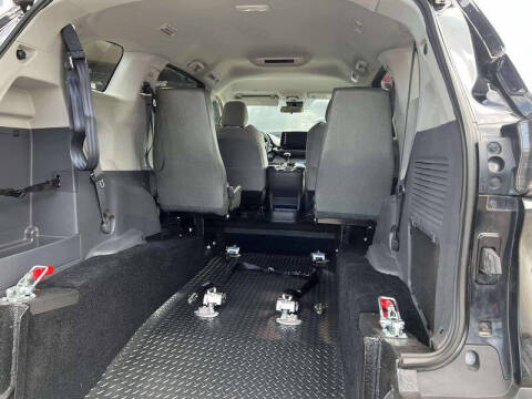 2021 Toyota Sienna LE 8-Passenger