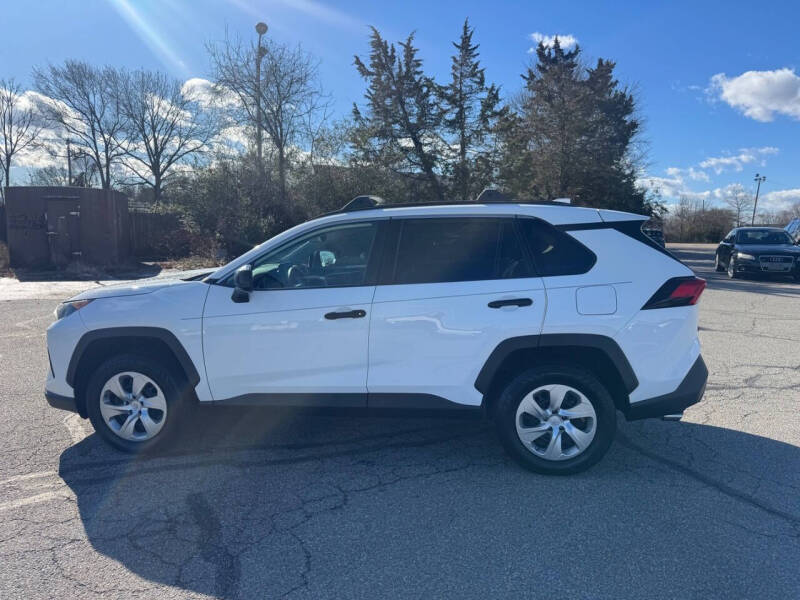 2019 Toyota RAV4 LE