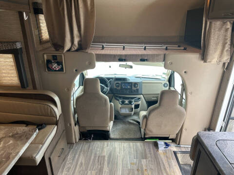 2021 Thor Motor Coach Four Winds
