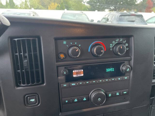 2025 Chevrolet Express 2500