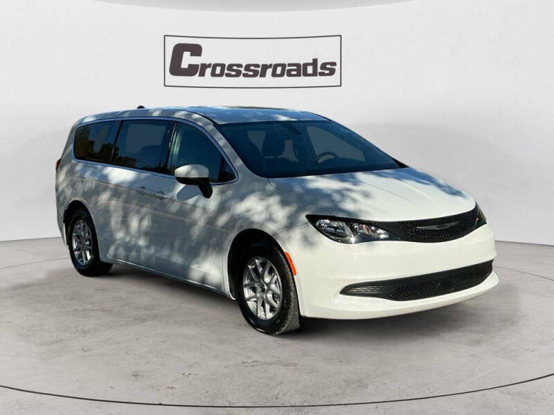 2022 Chrysler Voyager LX