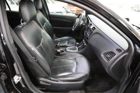 2012 Chrysler 200 Limited