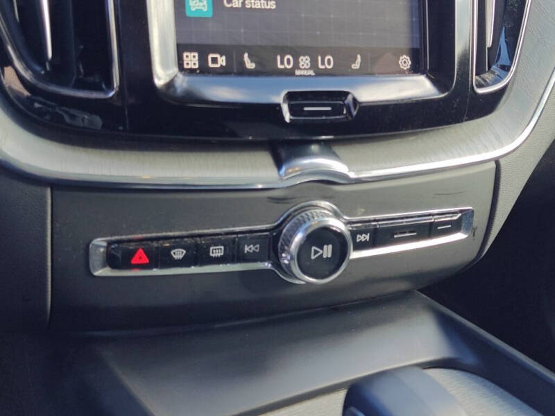 2025 Volvo XC60 B5 Plus Dark Theme