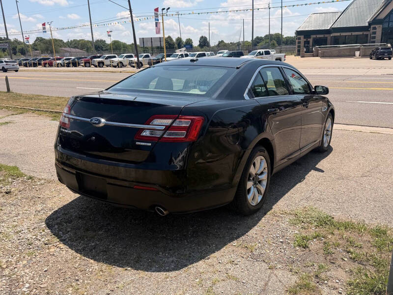2015 Ford Taurus SE