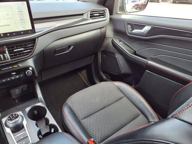 2023 Ford Escape ST-Line Elite