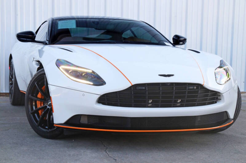 2022 Aston Martin DB11 V8