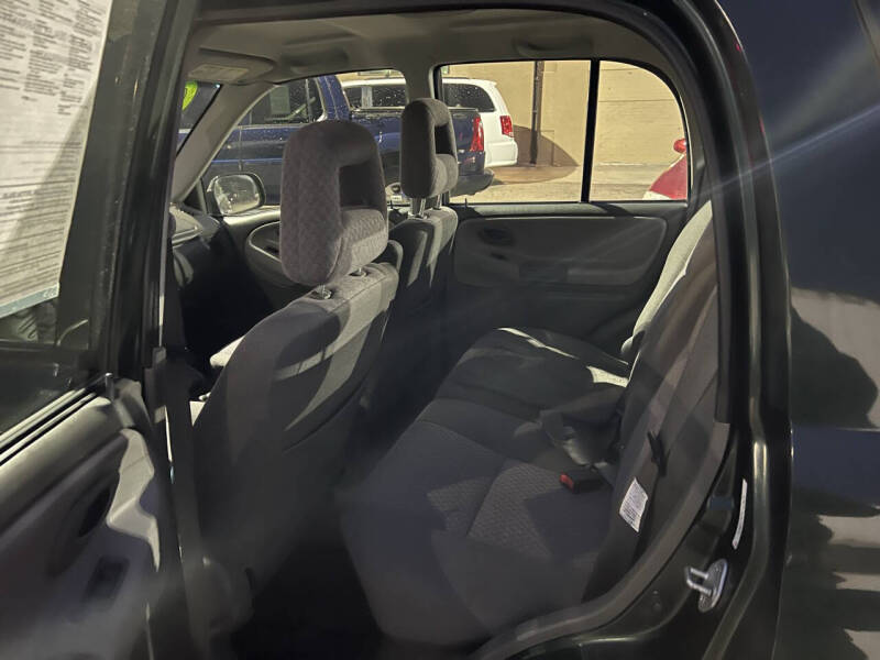 2004 Chevrolet Tracker