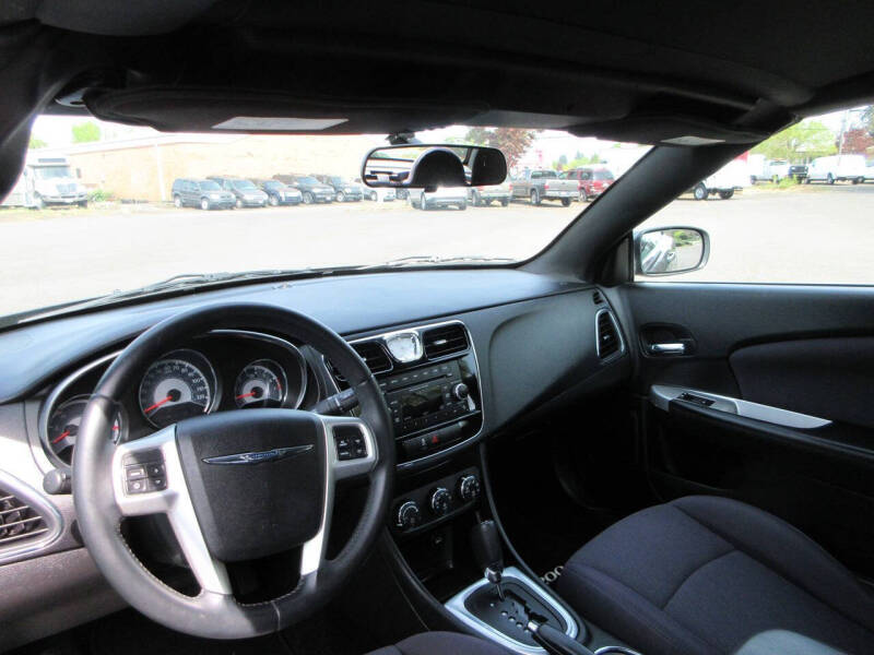 2013 Chrysler 200 Touring