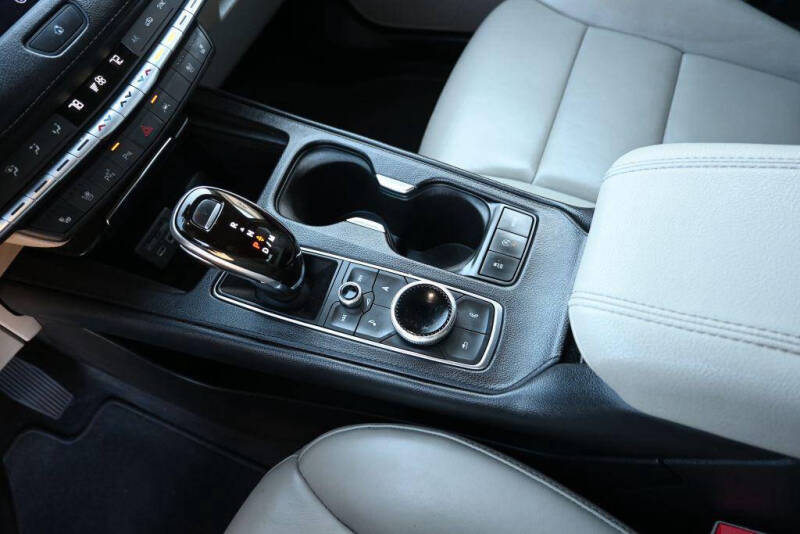 2021 Cadillac XT4 Premium Luxury