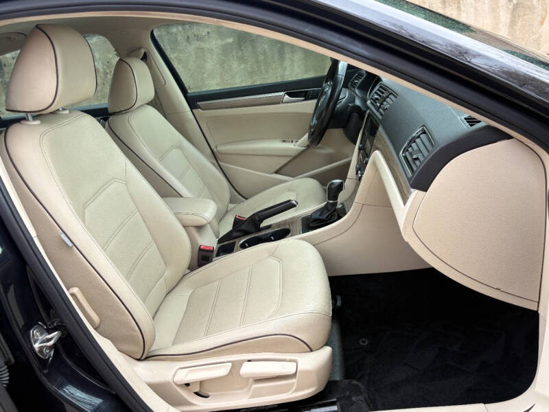 2018 Volkswagen Passat 2.0T SE