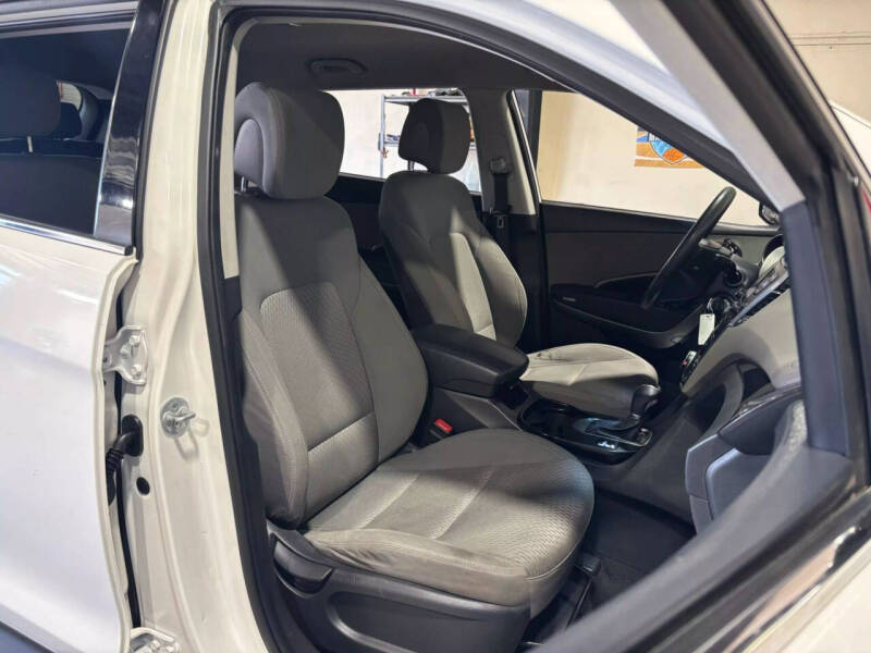 2016 Hyundai Santa Fe SE