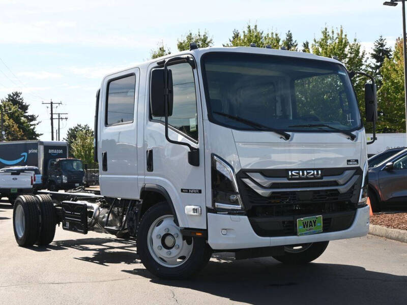 2025 Isuzu NRR