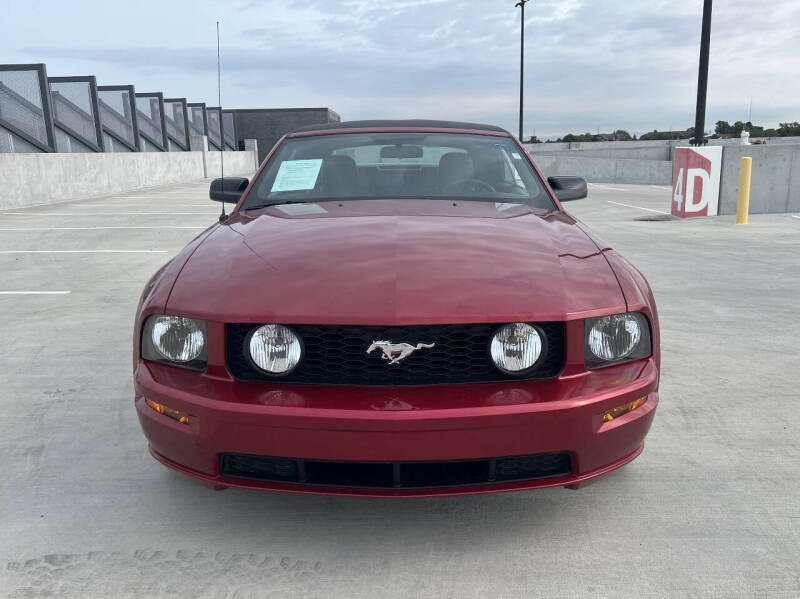 2005 Ford Mustang GT Deluxe
