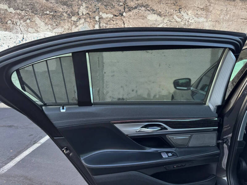 2022 BMW 7 Series 740i