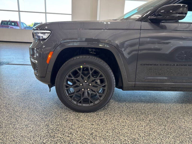 2025 Jeep Grand Cherokee L Summit