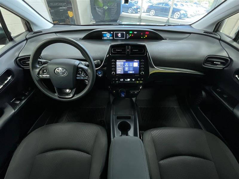2022 Toyota Prius LE