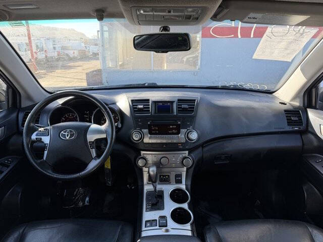 2012 Toyota Highlander SE