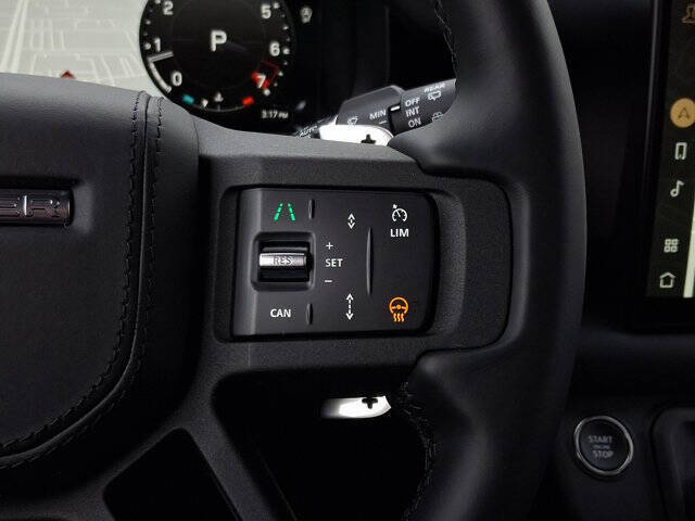 2025 Land Rover Defender 130 V8 P500