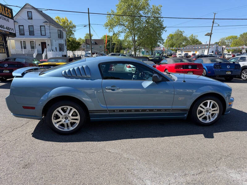 2005 Ford Mustang GT Premium