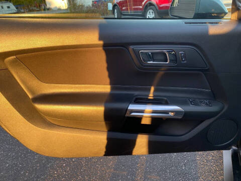 2016 Ford Mustang V6