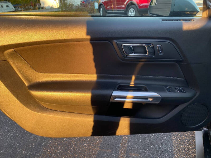 2016 Ford Mustang V6